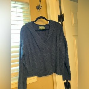 Small Navy blue v- neck sweater with hood